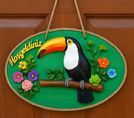 El Yapımı Tukan Figürlü Hoş Geldiniz Kapı Süsü – Renkli Tropikal Duvar ve Kapı Dekoru