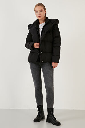 Lela Bayan Mont 497BUSE