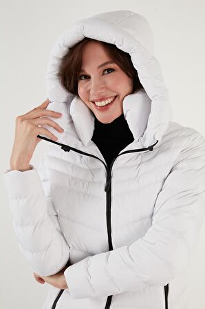 Lela Bayan Mont 6274121
