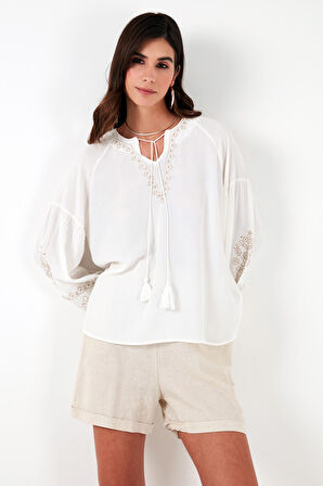 Lela Yakası Bağlamalı Kolları Nakışlı V Yaka Regular Fit Bluz Bayan BLUZ 611BZ0368