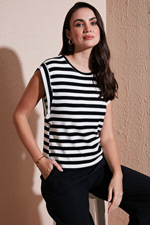 Lela Bayan T Shirt 5866103