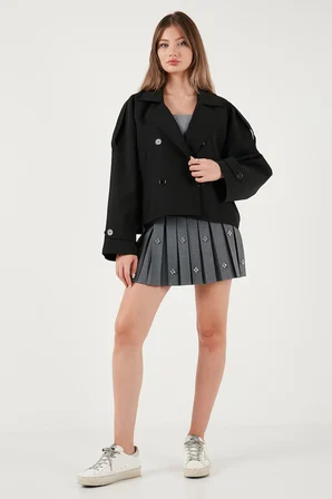 Lela Regular Fit Kruvaze Yaka Düğmeli Astarlı Kısa Trençkot Bayan TRENÇKOT 6524955