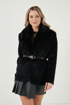 Lela Bayan Kaban 6839688
