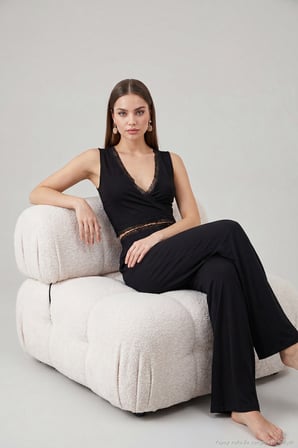 Lela Yumuşak Dokulu Sırtı Bağlamalı Dantelli Crop Pijama Takımı Bayan PİJAMA TAKIMI 6575015 SİYAH