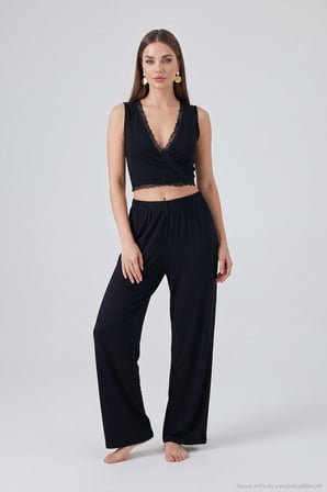 Lela Yumuşak Dokulu Sırtı Bağlamalı Dantelli Crop Pijama Takımı Bayan PİJAMA TAKIMI 6575015 SİYAH