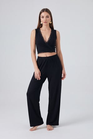 Lela Yumuşak Dokulu Sırtı Bağlamalı Dantelli Crop Pijama Takımı Bayan PİJAMA TAKIMI 6575015 SİYAH