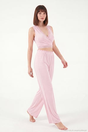 Lela Yumuşak Dokulu Sırtı Bağlamalı Dantelli Crop Pijama Takımı Bayan PİJAMA TAKIMI 6575015 PEMBE