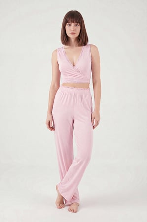 Lela Yumuşak Dokulu Sırtı Bağlamalı Dantelli Crop Pijama Takımı Bayan PİJAMA TAKIMI 6575015 PEMBE