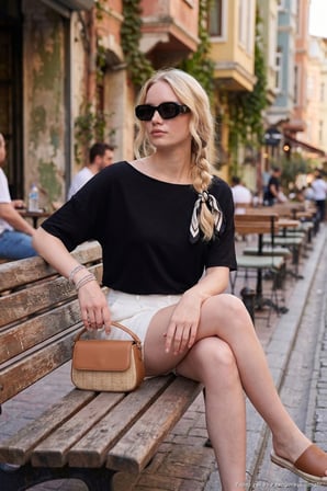 Lela Standart Fit Drape Detaylı Yarasa Kol T Shirt Bayan T SHİRT 5866962 SİYAH