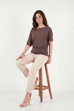 Lela Standart Fit Drape Detaylı Yarasa Kol T Shirt Bayan T SHİRT 5866962 KAHVE