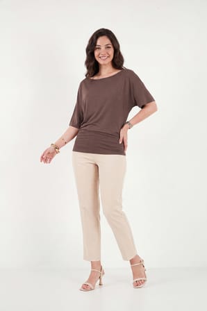 Lela Standart Fit Drape Detaylı Yarasa Kol T Shirt Bayan T SHİRT 5866962 KAHVE