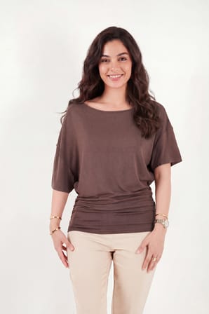 Lela Standart Fit Drape Detaylı Yarasa Kol T Shirt Bayan T SHİRT 5866962 KAHVE