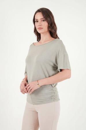 Lela Standart Fit Drape Detaylı Yarasa Kol T Shirt Bayan T SHİRT 5866962 Olive