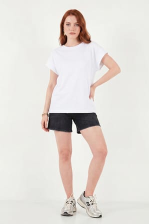 Lela Pamuklu Rahat Kalıp Bisiklet Yaka T Shirt Bayan T SHİRT 5866955 BEYAZ