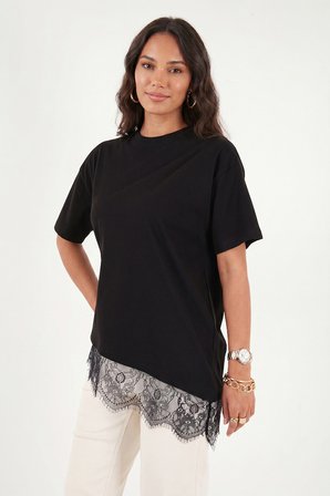 Lela Pamuklu Kontrast Dantel Panelli Salaş Bisiklet Yaka T Shirt Bayan T SHİRT 5866992 SİYAH