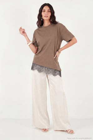 Lela Pamuklu Kontrast Dantel Panelli Salaş Bisiklet Yaka T Shirt Bayan T SHİRT 5866992 KAHVE