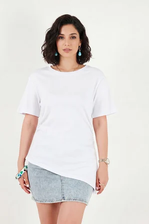 Lela Pamuklu Yanı Büzgülü Asimetrik Kesim Bisiklet Yaka T Shirt Bayan T SHİRT 5867017 BEYAZ