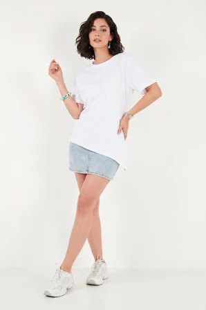 Lela Pamuklu Yanı Büzgülü Asimetrik Kesim Bisiklet Yaka T Shirt Bayan T SHİRT 5867017 BEYAZ