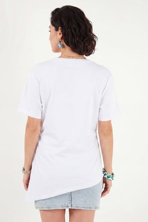 Lela Pamuklu Yanı Büzgülü Asimetrik Kesim Bisiklet Yaka T Shirt Bayan T SHİRT 5867017 BEYAZ