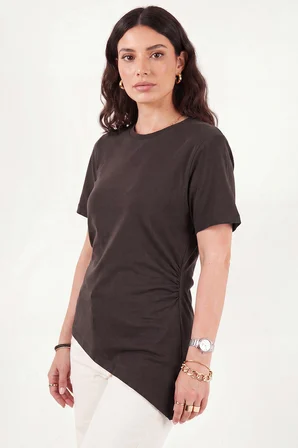 Lela Pamuklu Yanı Büzgülü Asimetrik Kesim Bisiklet Yaka T Shirt Bayan T SHİRT 5867017 KAHVE