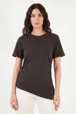 Lela Pamuklu Yanı Büzgülü Asimetrik Kesim Bisiklet Yaka T Shirt Bayan T SHİRT 5867017 KAHVE