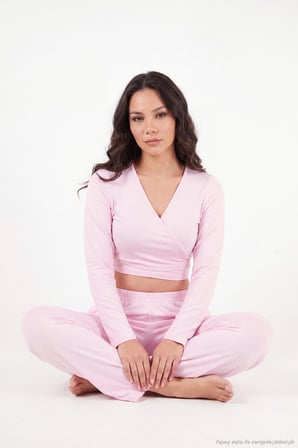 Lela V Yaka Kruvaze Bağlamalı Crop Üst ve Jogger Alt Pijama Takımı Kadın PİJAMA TAKIMI 65780019 PEMBE