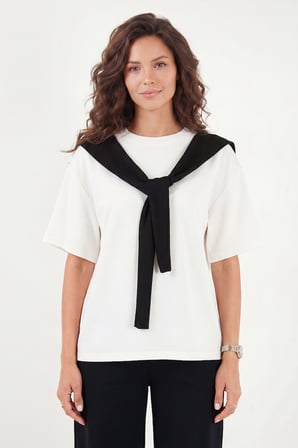 Lela Rahat Kalıp Bisiklet Yaka Omuz Şal Detaylı T Shirt Bayan T SHİRT 5867044 EKRU-SİYAH