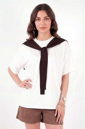 Lela Rahat Kalıp Bisiklet Yaka Omuz Şal Detaylı T Shirt Bayan T SHİRT 5867044 EKRU-KAHVE