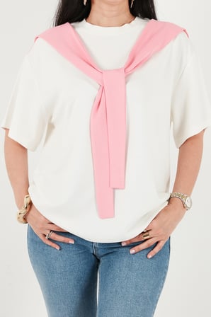 Lela Rahat Kalıp Bisiklet Yaka Omuz Şal Detaylı T Shirt Bayan T SHİRT 5867044 EKRU-PEMBE