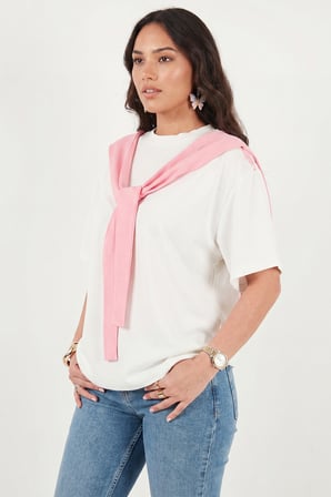 Lela Rahat Kalıp Bisiklet Yaka Omuz Şal Detaylı T Shirt Bayan T SHİRT 5867044 EKRU-PEMBE