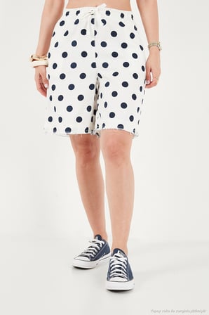 Lela Pamuklu Puantiyeli Bağlama Detaylı Şort Bayan ŞORT 668YP5630 EKRU-LACİVERT