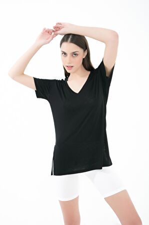 Boel V Yaka Kısa Kollu Yandan Yırtmaçlı T-Shirt