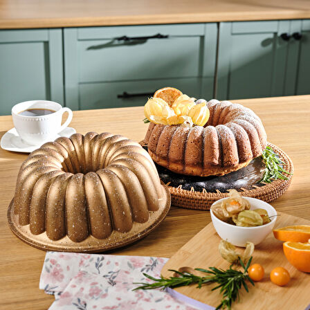 Karaca Cake Pro Lina Gold Döküm Dilimli Kek Kalıbı 25,5 cm