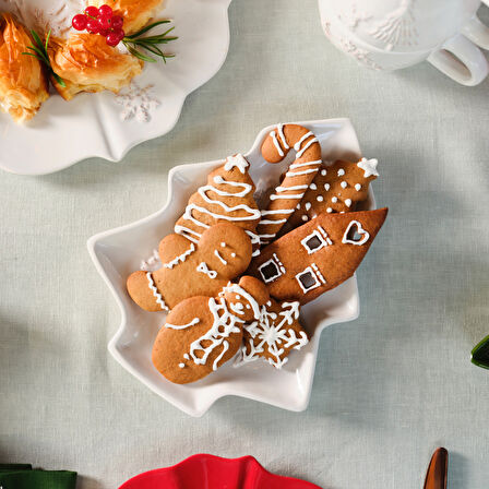 Karaca New Year Yılbaşı Snowy Servis Tabağı 18 Cm Beyaz