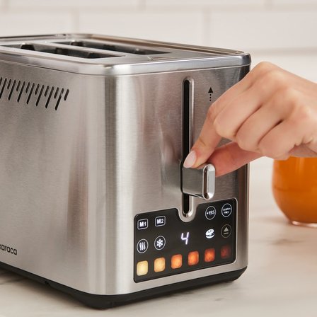 Karaca Color Touch 950W Renkli Dijital Ekranlı Inox Ekmek Kızartma Makinesi
