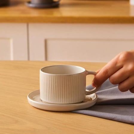 Karaca Massimo Çay Fincanı ve Tabağı Krem 195 ml