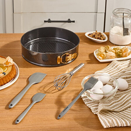 Karaca Black Gold and Pastry 5 Parça Kek Kalıbı ve Pasta Hazırlık Seti