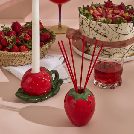 Karcaca Home Sweet Strawberry Çubuklu Ortam Kokusu