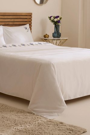 Karaca Home Maelis %100 Pamuk Kanaviçe Nakışlı Çift Kişilik Nevresim Takımı Beyaz