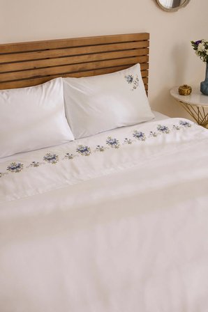 Karaca Home Maelis %100 Pamuk Kanaviçe Nakışlı Çift Kişilik Nevresim Takımı Beyaz