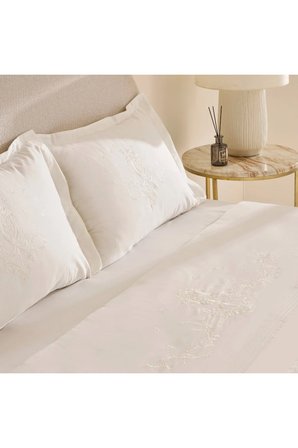 Karaca Home Leonie %100 Pamuk Nakışlı Çift Kişilik Pike Takımı Beyaz