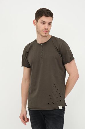 Erkek Düğmeli Yırtık Detaylı Kısa Kollu Basic T-shirt