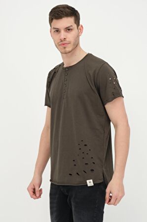 Erkek Düğmeli Yırtık Detaylı Kısa Kollu Basic T-shirt