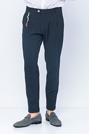 Erkek Çizgili Pileli Düğmeli Fermuarlı Aksesuar Detaylı Bürümcük Kumaş Rahat Pantolon