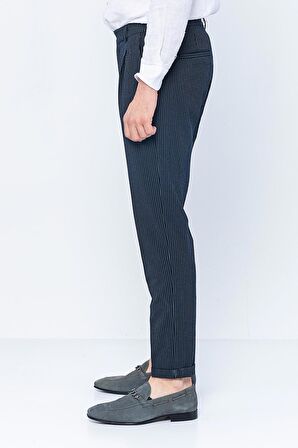 Erkek Çizgili Pileli Düğmeli Fermuarlı Aksesuar Detaylı Bürümcük Kumaş Rahat Pantolon