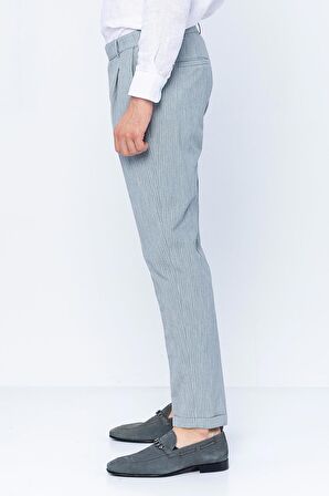 Erkek Çizgili Pileli Düğmeli Fermuarlı Aksesuar Detaylı Bürümcük Kumaş Rahat Pantolon