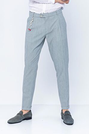 Erkek Çizgili Pileli Düğmeli Fermuarlı Aksesuar Detaylı Bürümcük Kumaş Rahat Pantolon