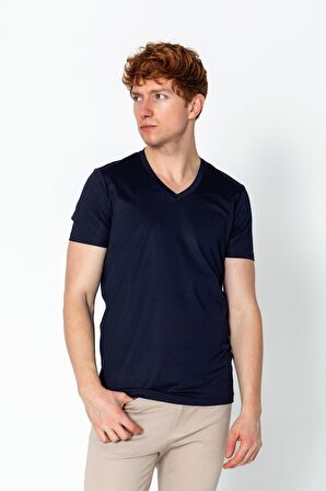 Erkek Fit Rahat Naylon V Yaka Seyahatlik T-Shirt