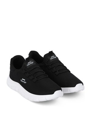 Slazenger PINEDA I Kadın  Siyah / Beyaz Koşu & Yürüyüş Spor Ayakkabısı