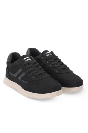 Slazenger DELGADO Erkek  Siyah / Beyaz Günlük Spor Ayakkabısı